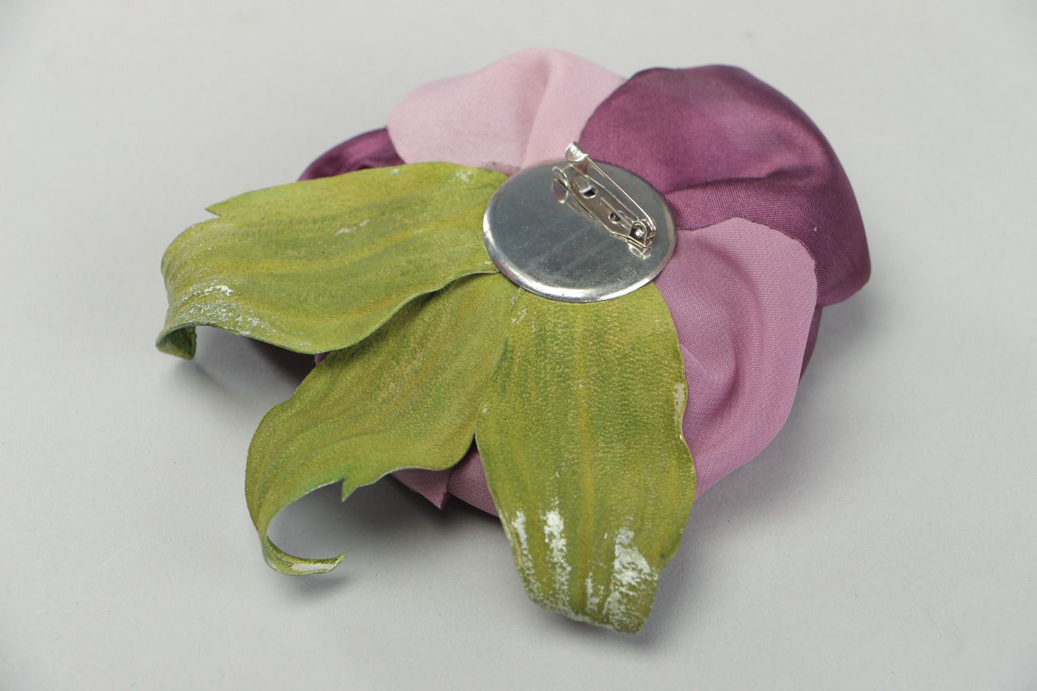 Women's lilac flower brooch hand made of genuine leather and chiffon photo 3