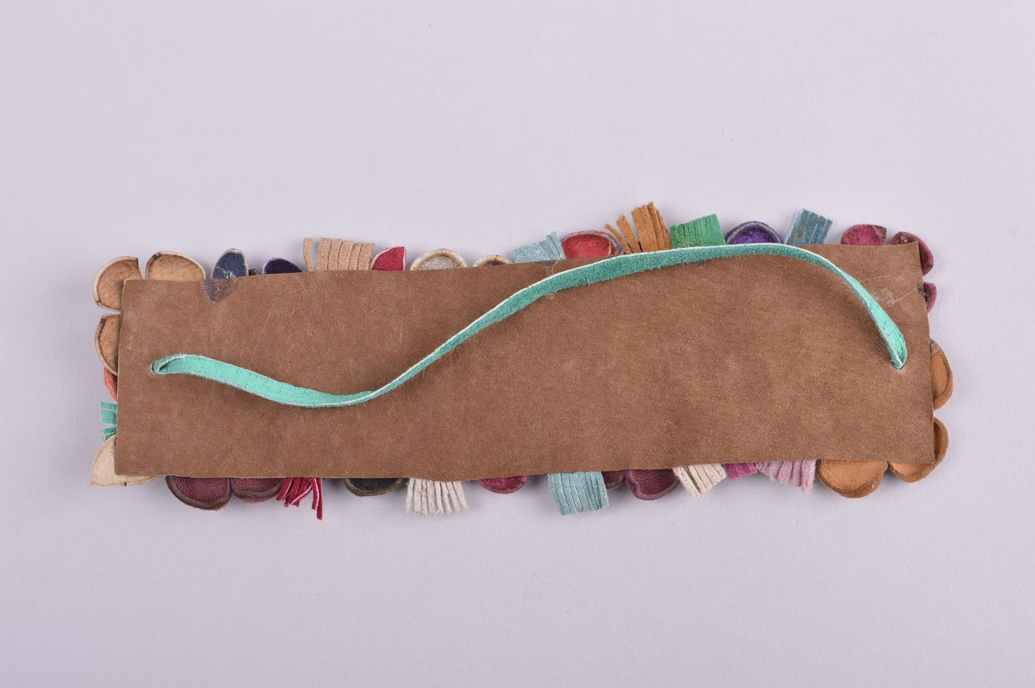 Pulsera de cuero hecha a mano regalo original brazalete artesanal con flores foto 3