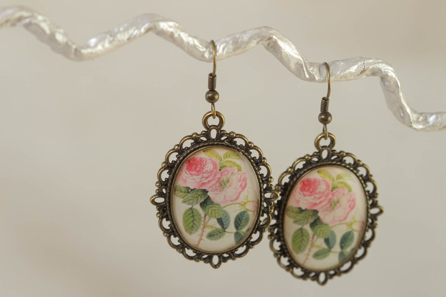 Beautiful vintage handmade glass glaze oval earrings with roses photo 1