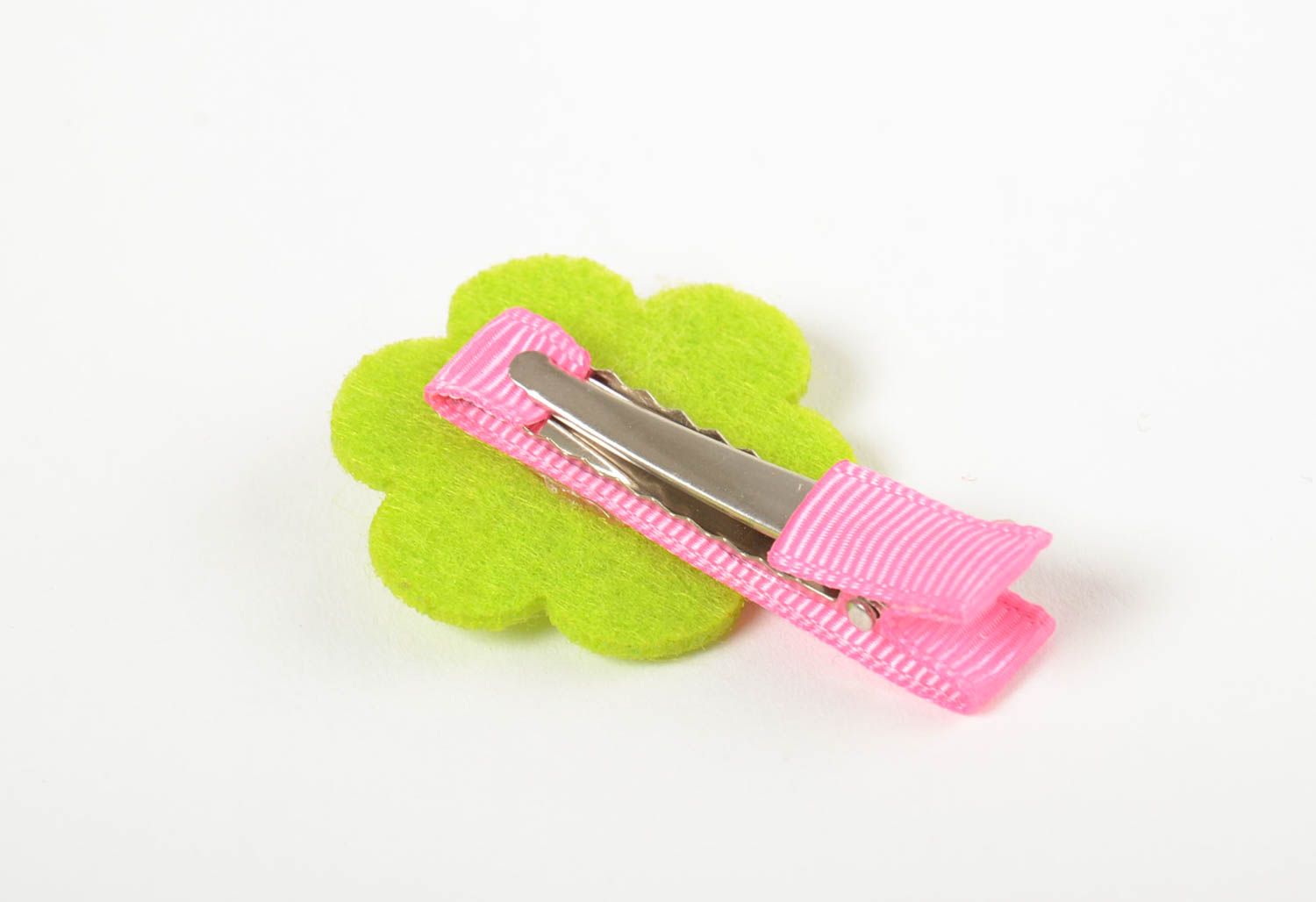 Розовая заколка для волос для девочки в виде цветочка небольшая ручной работы фото 3