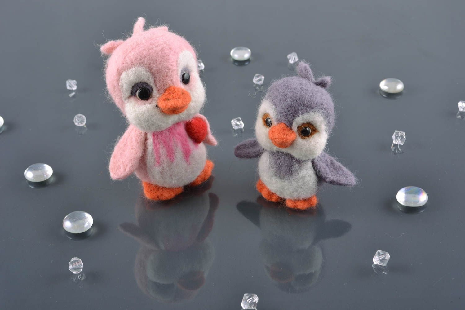 Petits jouets en laine feutrée Pingouins faits main décoration originale photo 1