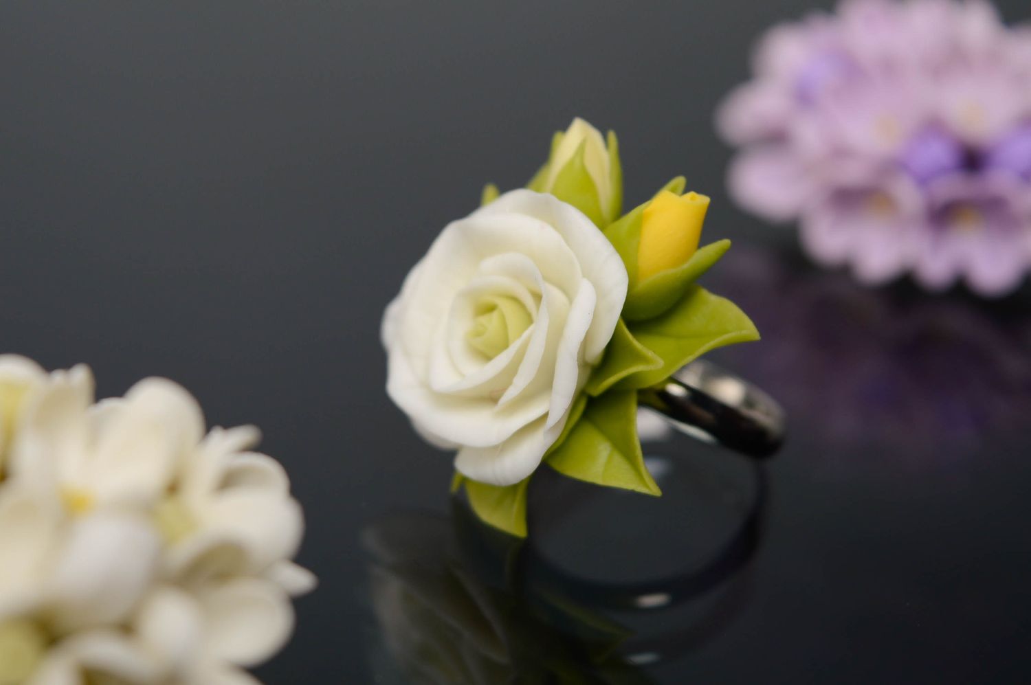 Bague fleur en porcelaine froide faite main  photo 1