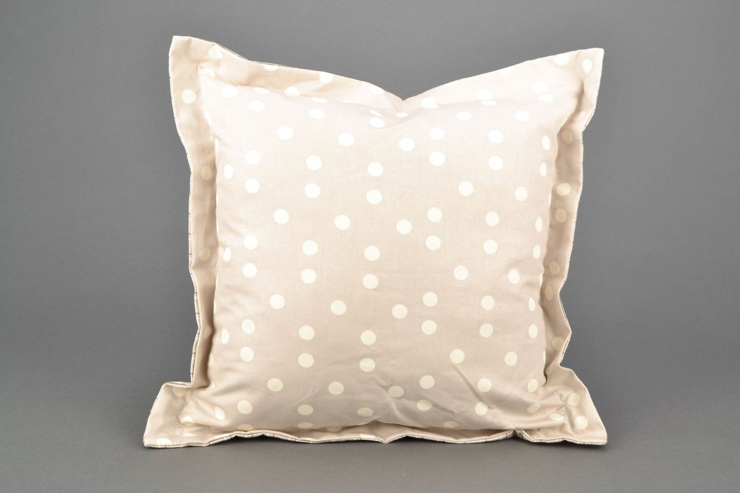 Small polka dot soft cushion photo 2