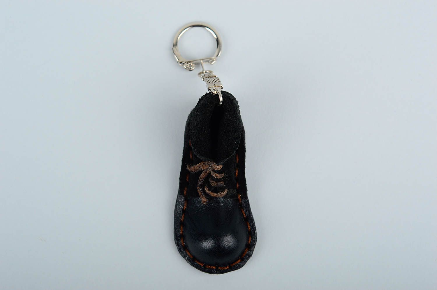 Porte-clé en cuir fait main Porte-clefs Chaussure noire Cadeau original photo 4