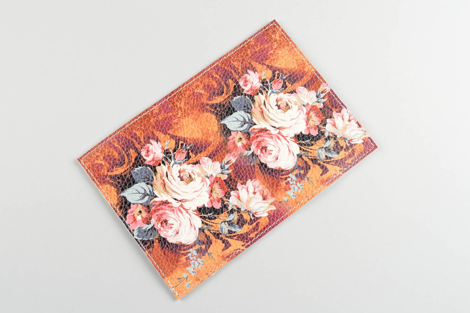 Funda de cuero artesanal regalo original estuche para pasaporte flores coloridas foto 2