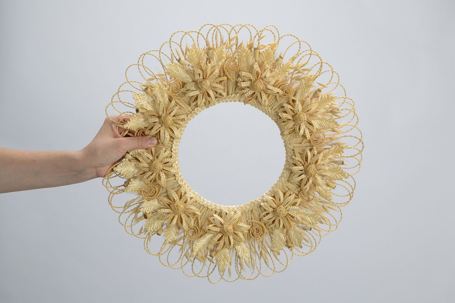 Amulet wreath for family photo 2