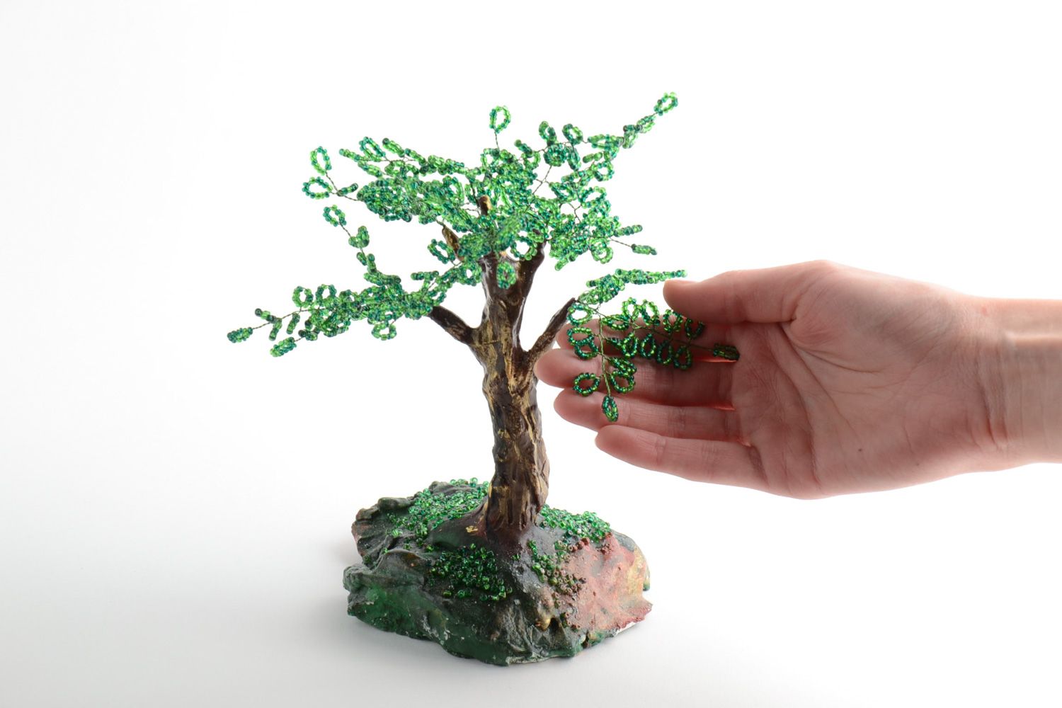 Искусственное дерево ручной работы из бисера фото 5