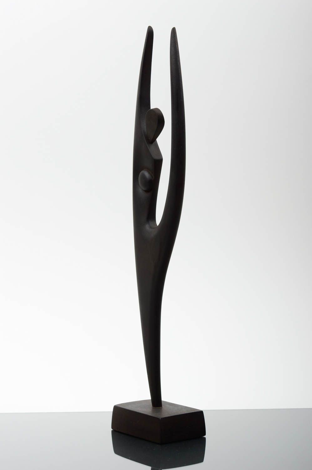 Черная статуэтка из древесины ясеня ручной работы резная красивая Танцовщица фото 2