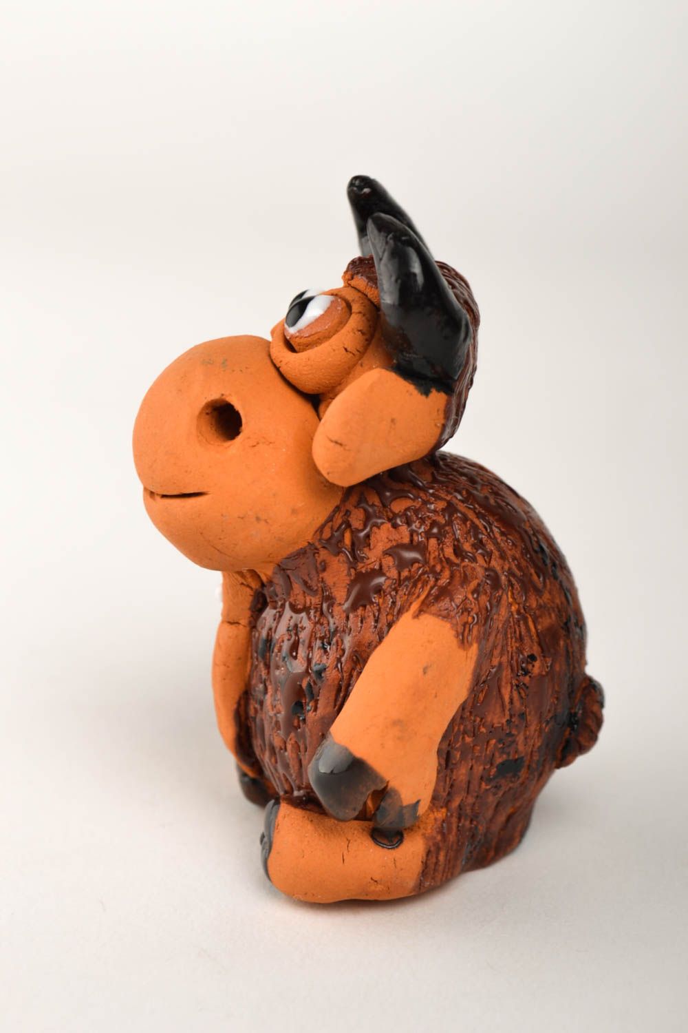 Handmade Deko kleine Dekofigur Keramik Tier Haus Dekoration Stier aus Ton foto 3