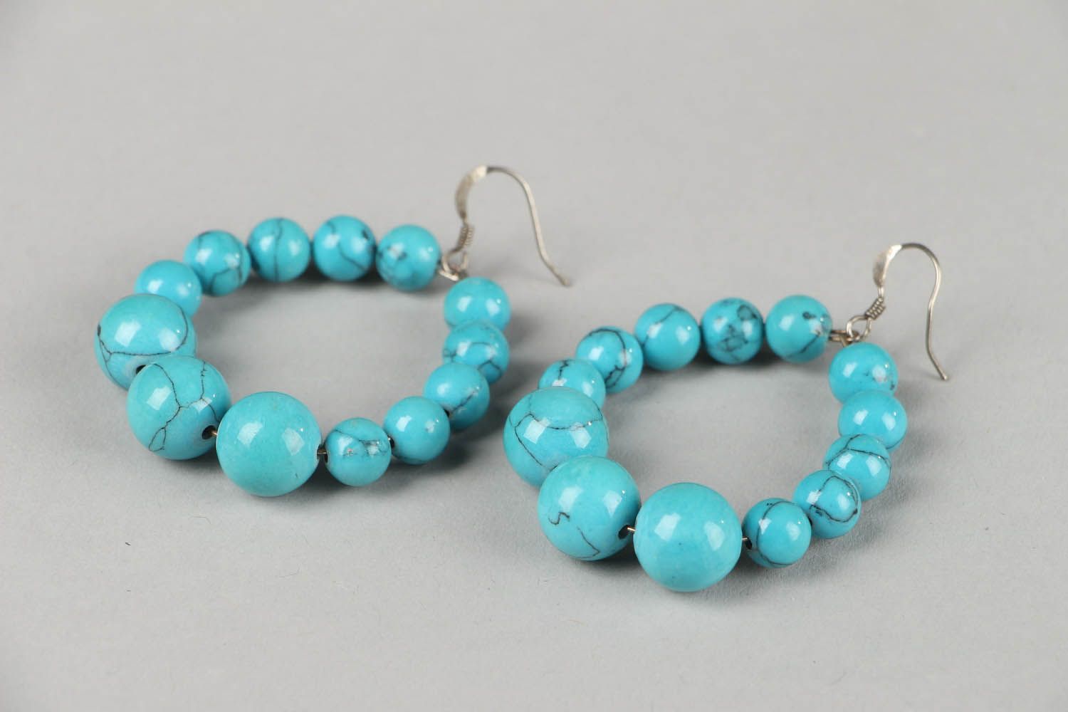 Round earrings with turquoise photo 2