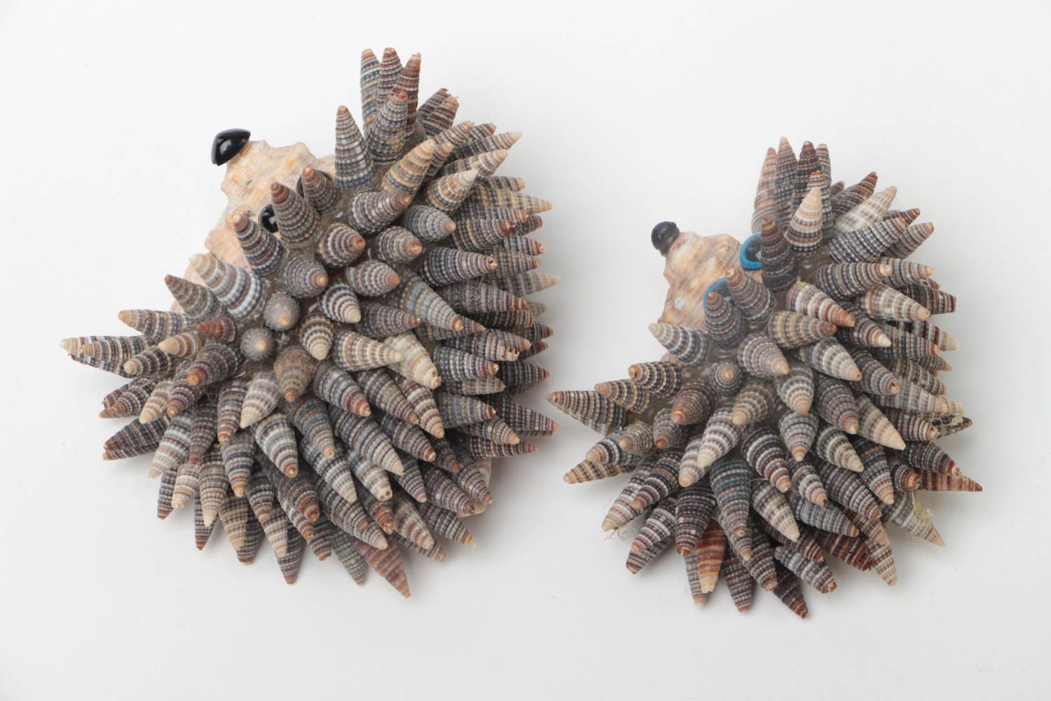Set of 2 handmade designer unusual figurines created of seashells Hedgehogs eco photo 3