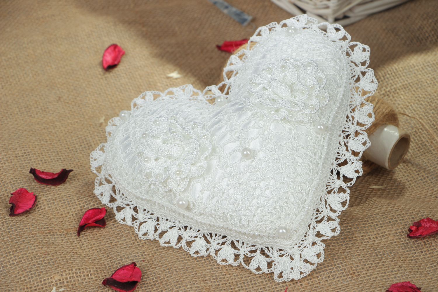 Handmade white ring pillow photo 5