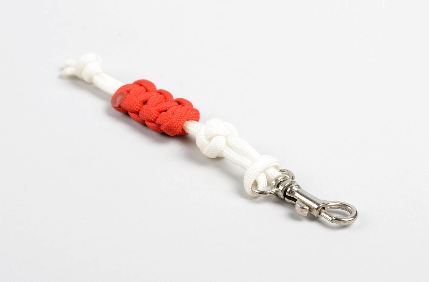 Llavero hecho a mano de cordón de paracord regalo original accesorio para mujer  foto 3