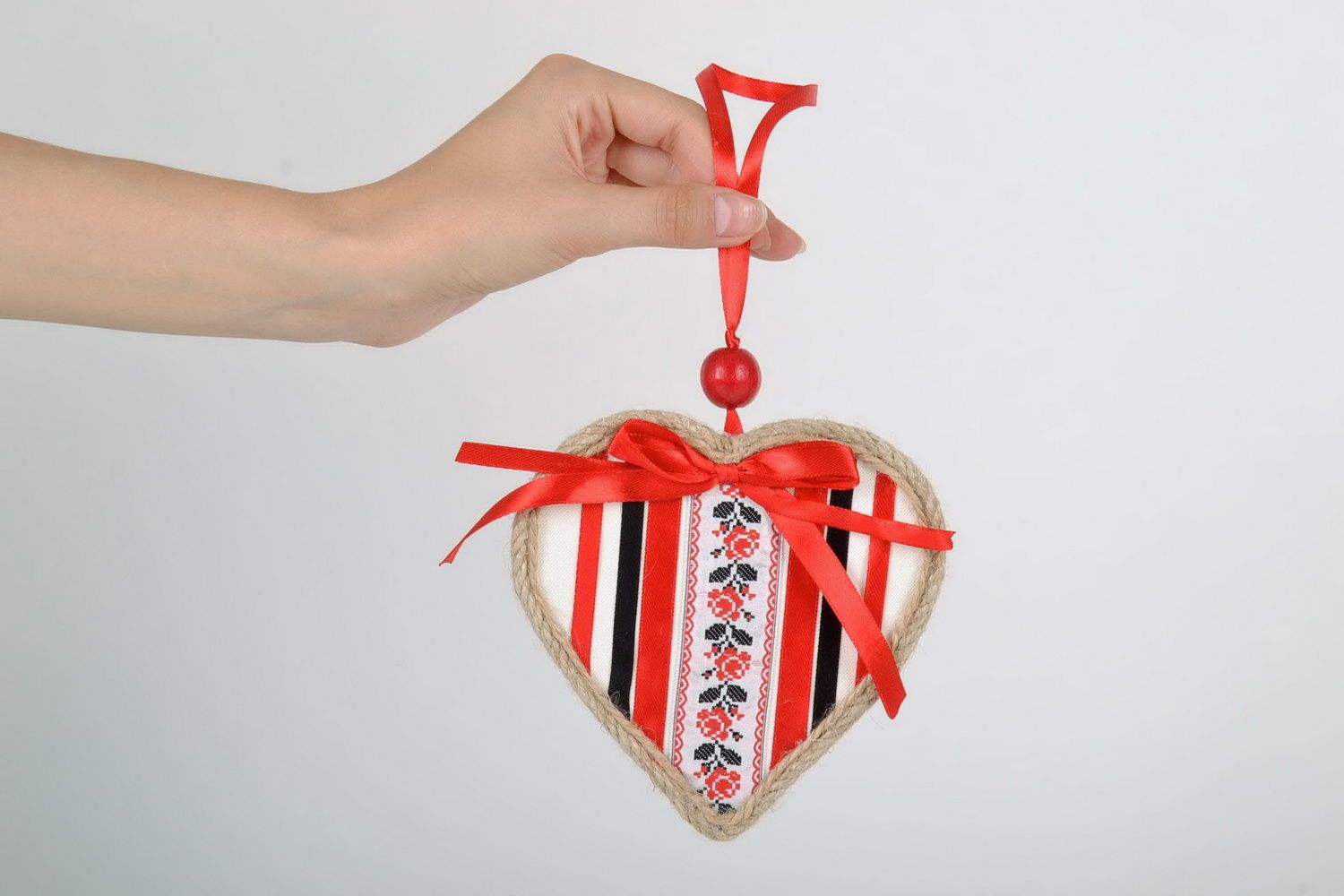 Suspension décorative De cœur à cœur en vyshyvanka fait main photo 5