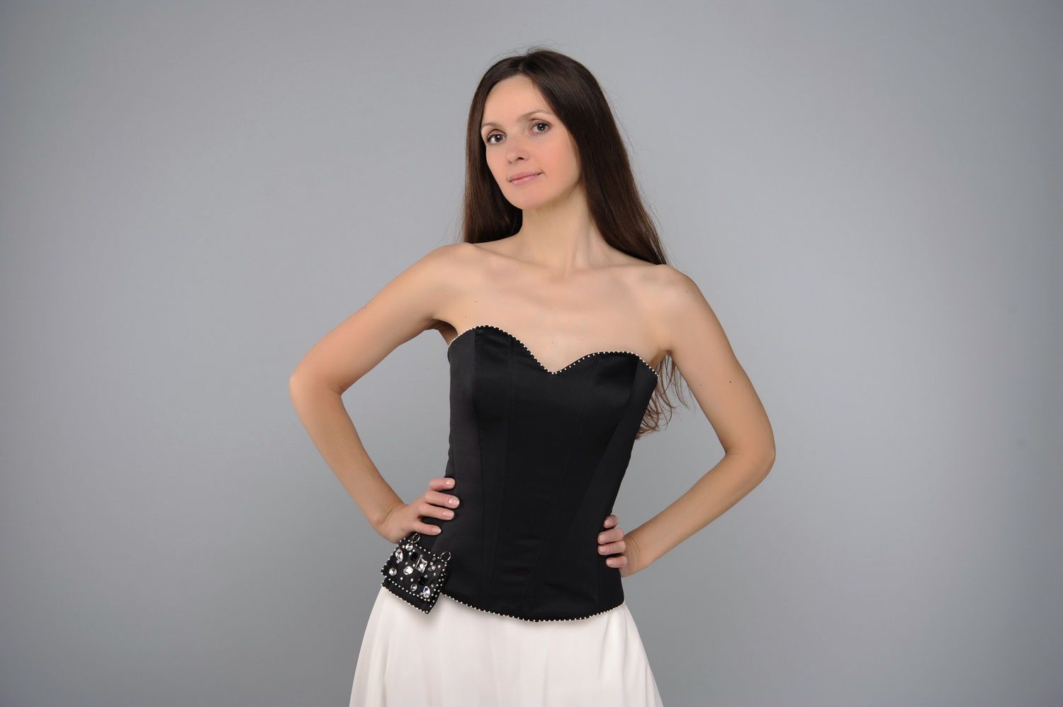 Conjunto de ropa: falda y corset foto 1