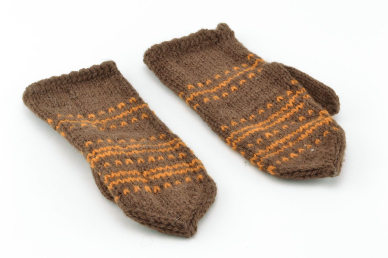 Moufles tricotées en laine brune pour femme photo 3