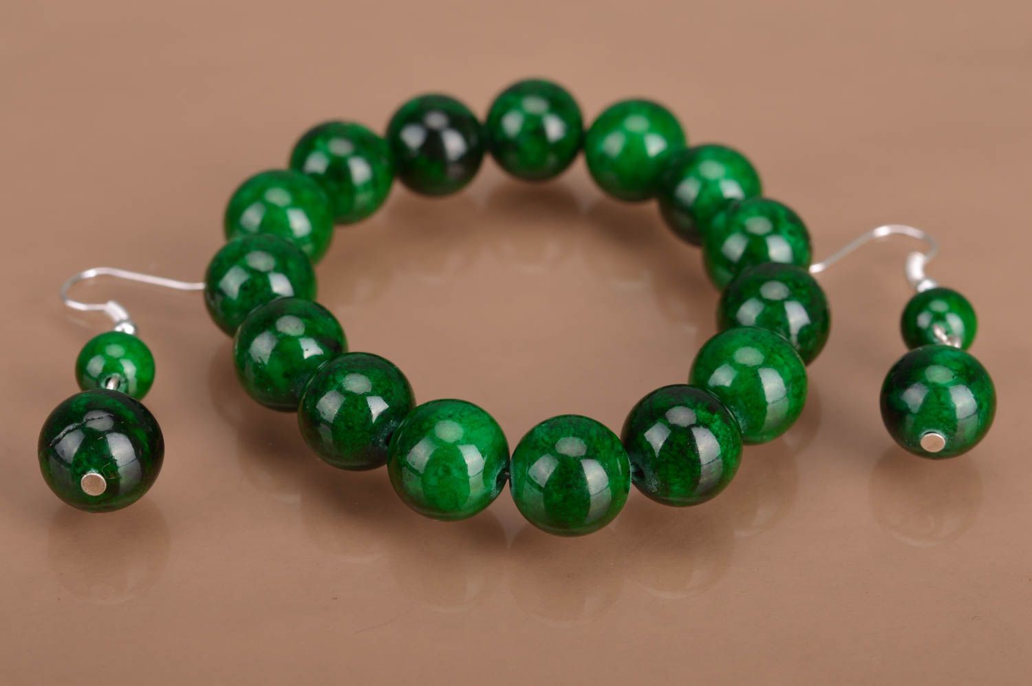 Handmade green beaded jewelry set designer accessories earrings and bracelet photo 5