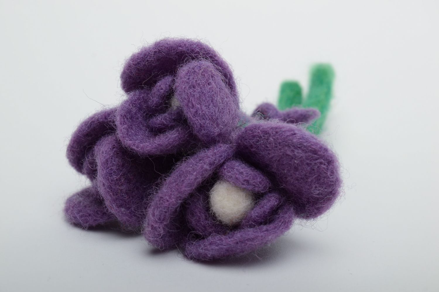 Floral brooch felted of wool photo 2