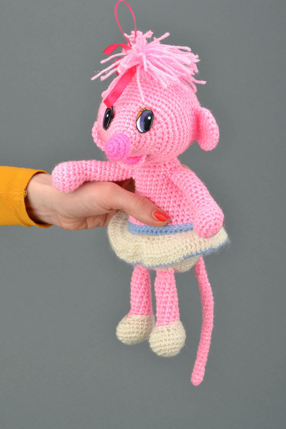 Мягкая вязаная игрушка розовый мышонок фото 2