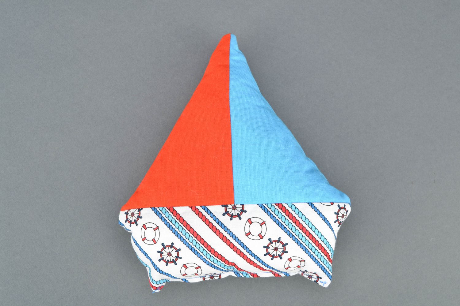Small fabric accent pillow Boat photo 1