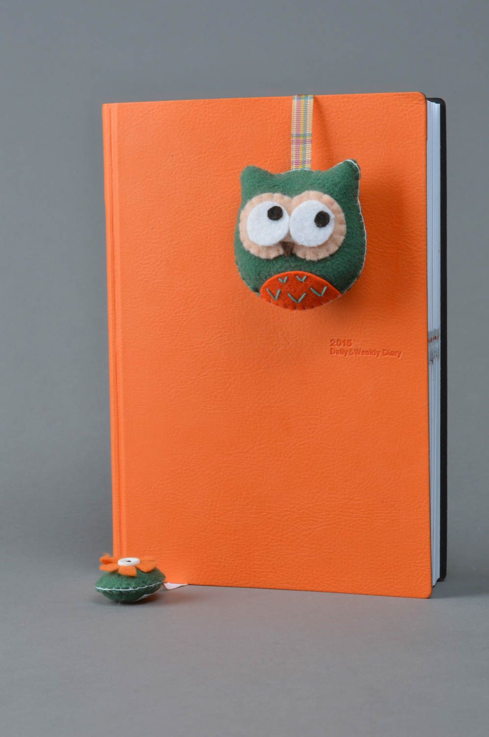 Unusual beautiful handmade green felt soft bookmark toy owl photo 2