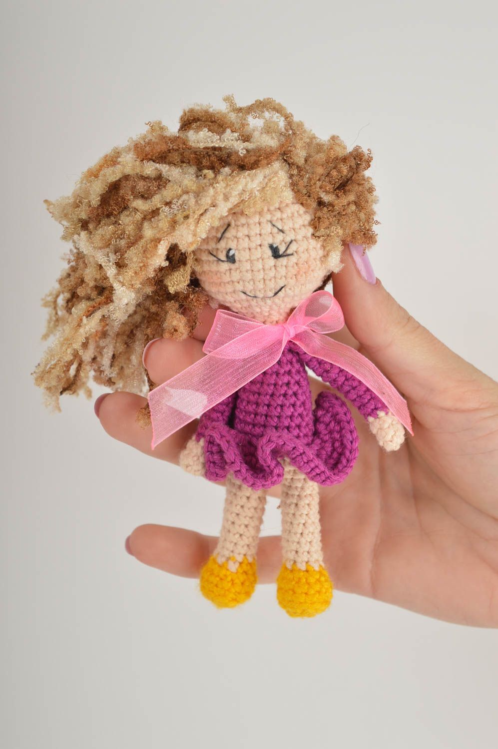 Poupée tricotée Jouet fait main fils acryliques design Cadeau pour fille photo 5