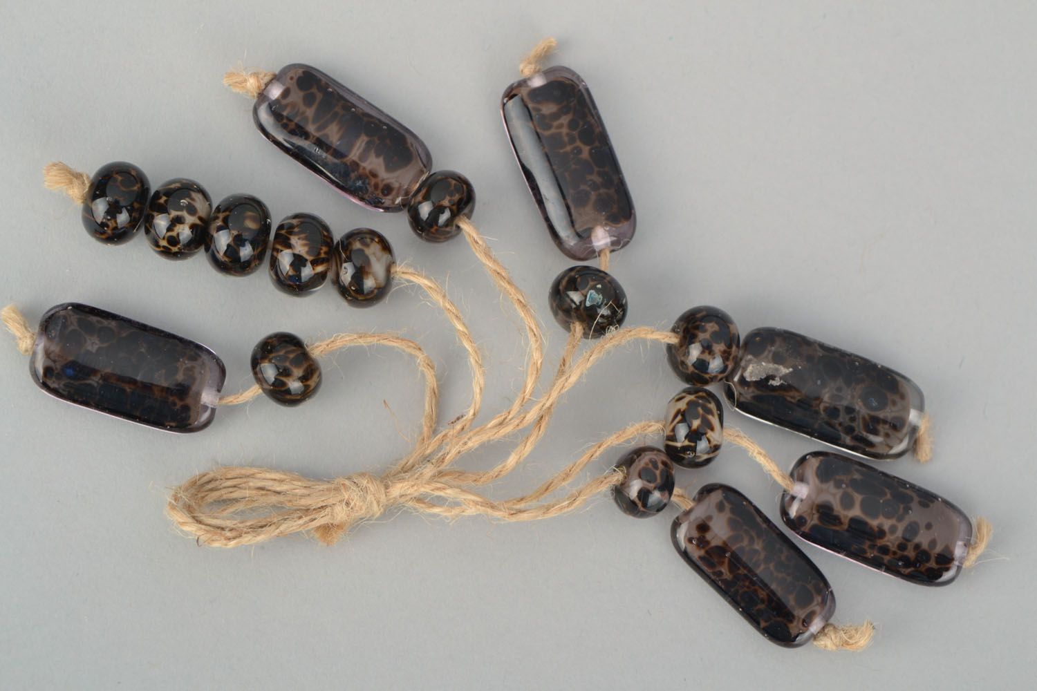 Long and round glass beads photo 1