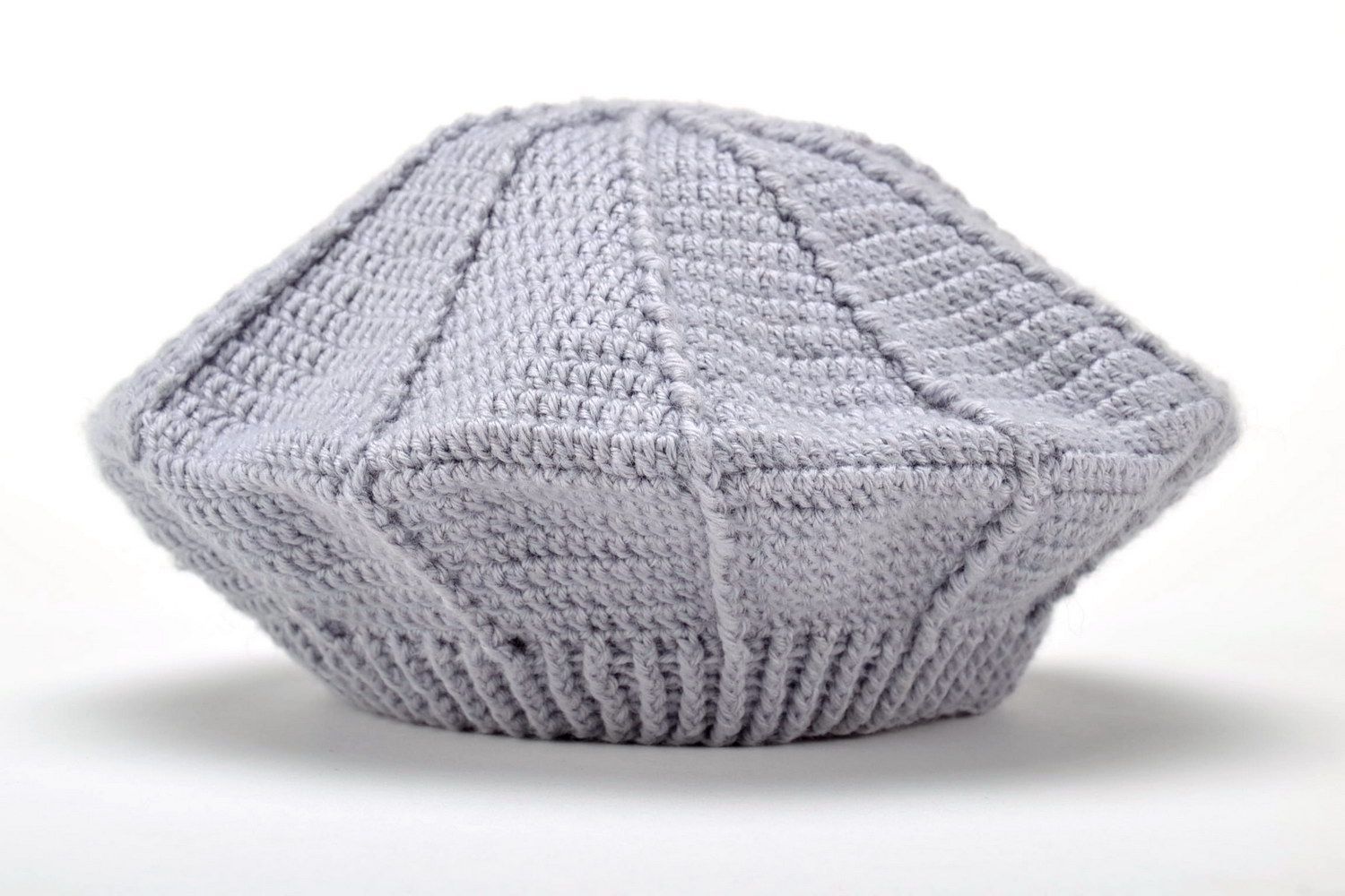Gray knitted beret photo 4
