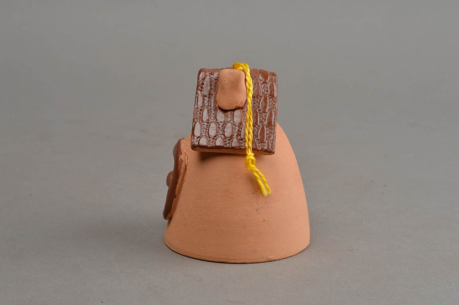 Campana de cerámica hecha a meno elemento decorativo souvenir original foto 3