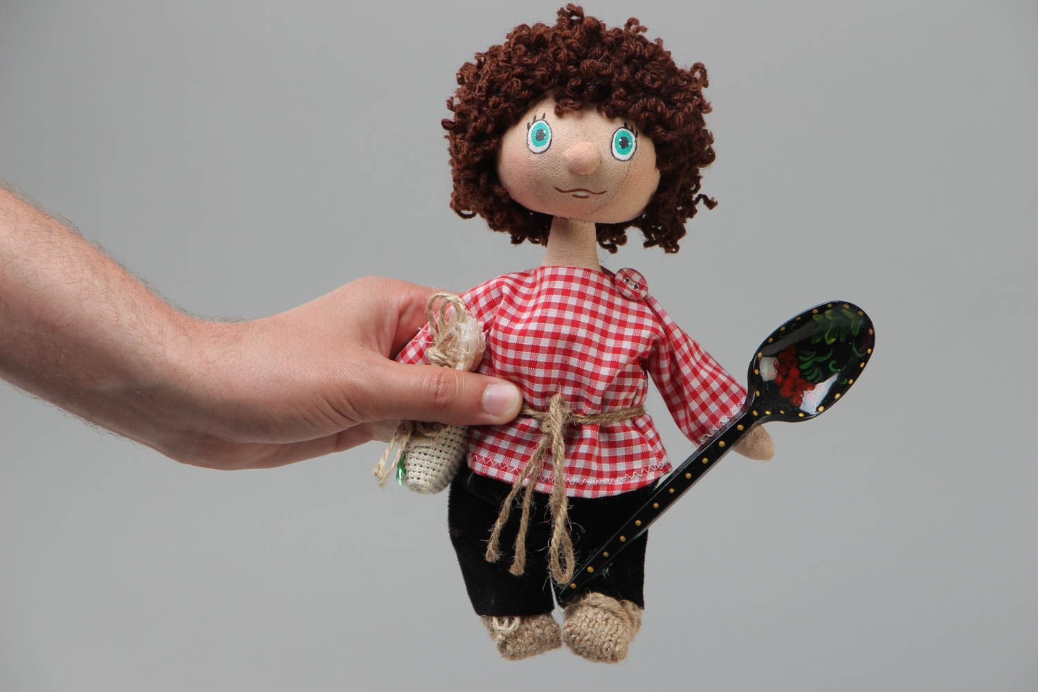 Juguete artesanal muñeco de trapo de tela de algodón Duende con cuchara  foto 5