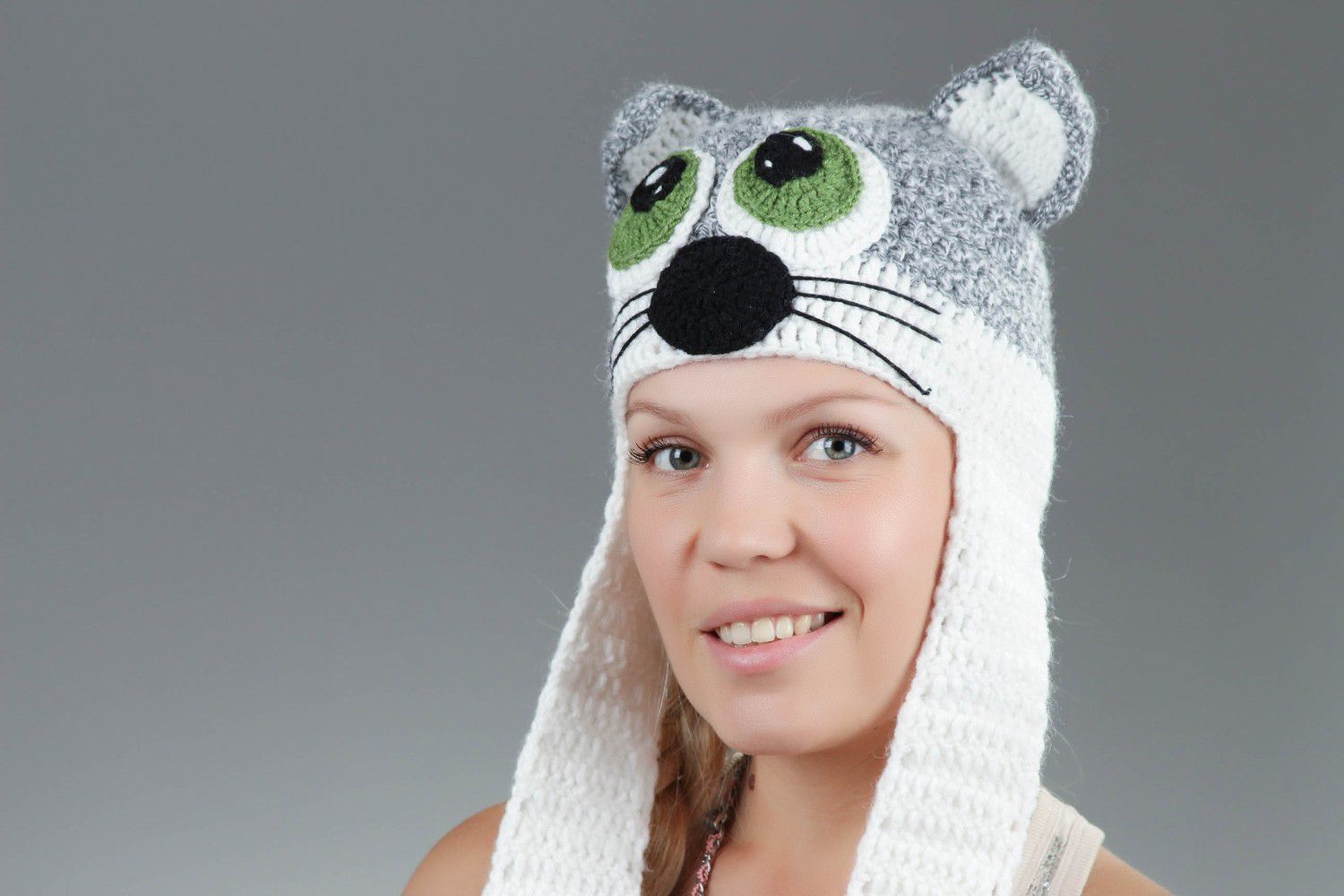 Knitted ear flaps hat photo 1