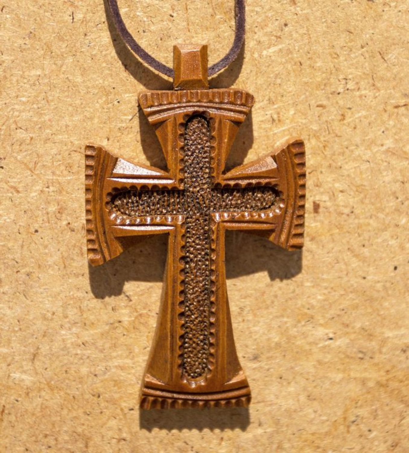Croix en bois classique photo 1