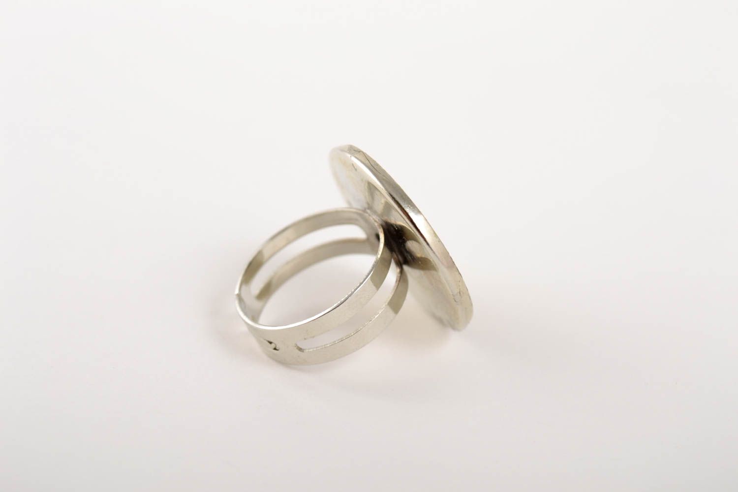 Модное кольцо ручной работы кульцо с цветами кольцо из эпоксидной смолы фото 2