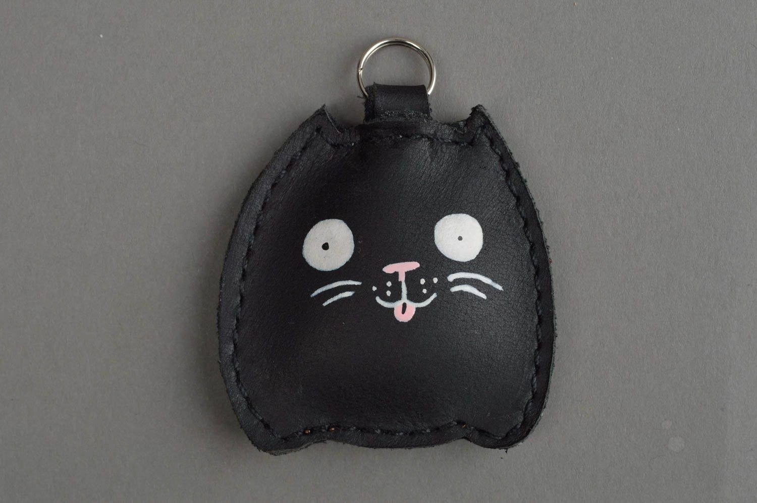 Porte-clés en cuir naturel chat noir fait main accessoire rigolo pour enfant photo 2