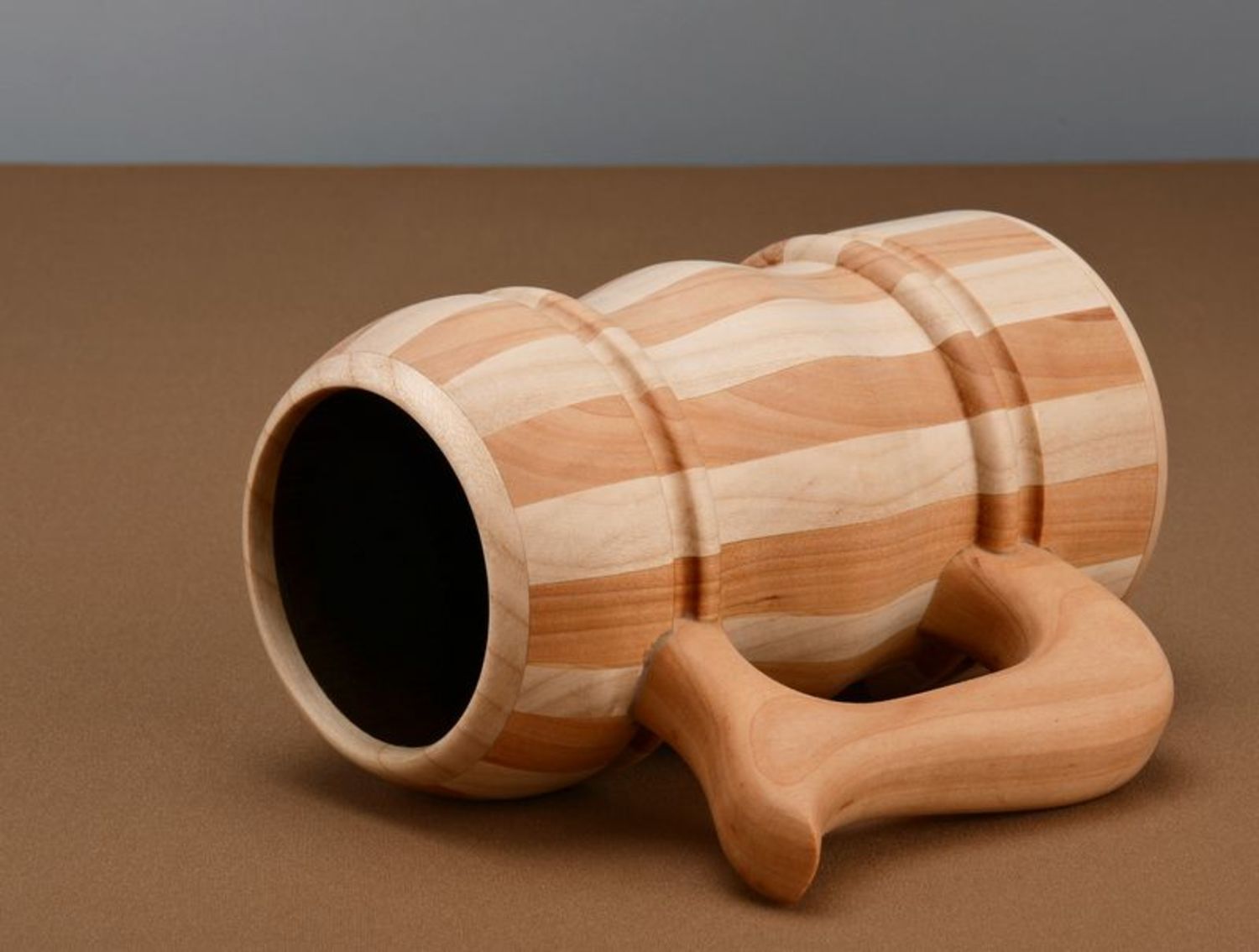 Tazza di legno decorativa fatta a mano calice di legno bicchiere da birra
 foto 4