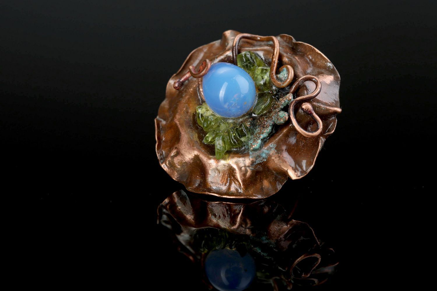 Copper ring with chrysolite photo 4