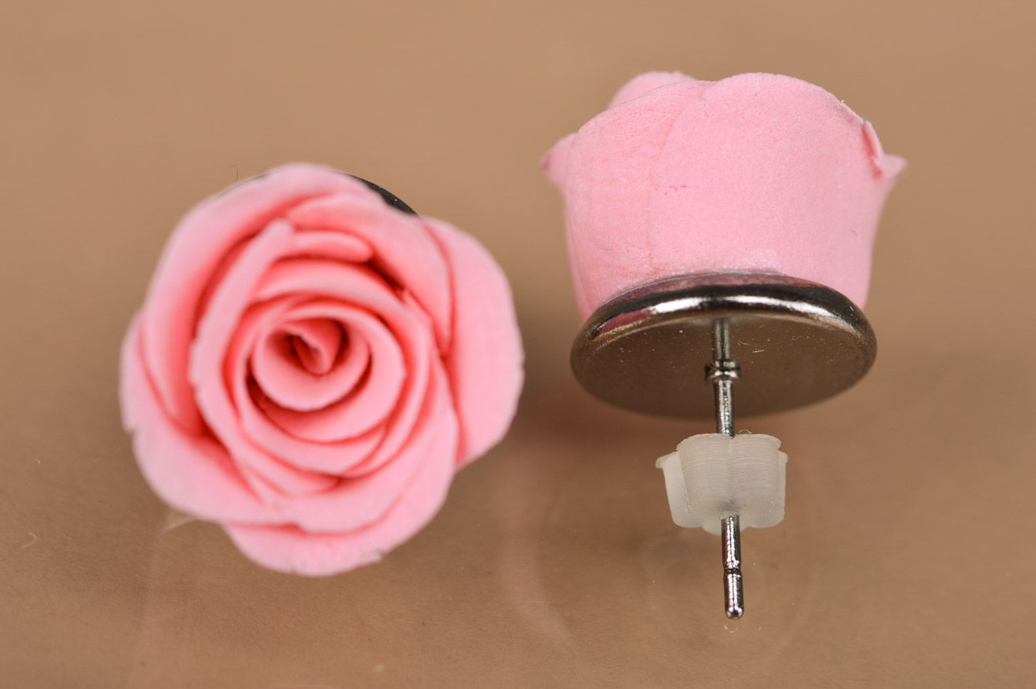 Handmade plastic flower stud earrings in the shape of pink roses photo 3