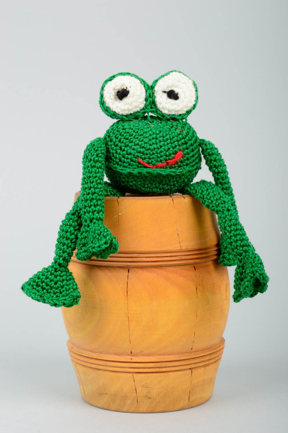 Jouet grenouille Peluche faite main en fils de coton au crochet Cadeau enfant photo 1