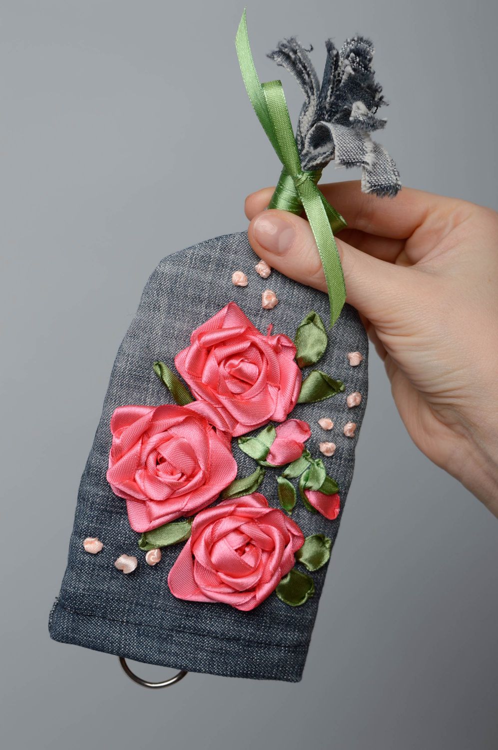 Denim key case embroidered with satin ribbons photo 4