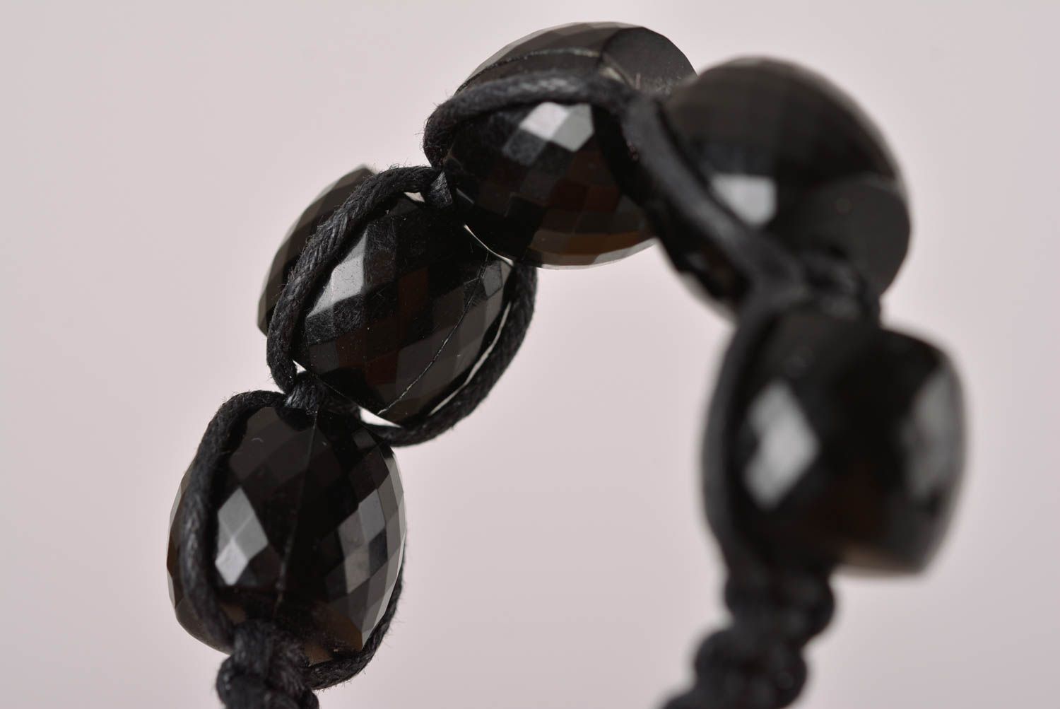 Pulsera artesanal con cuentas negras accesorio para mujer regalo original foto 5