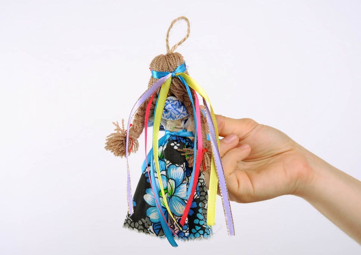 Muñeca amuleto foto 3
