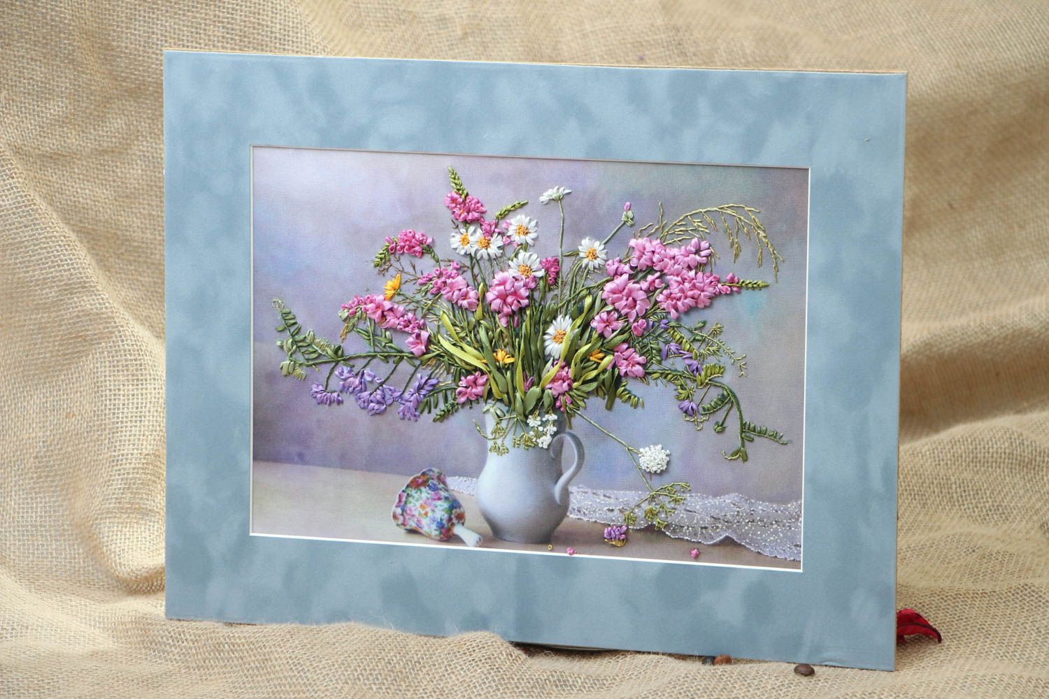 Картина с цветами из атласных лент  фото 5