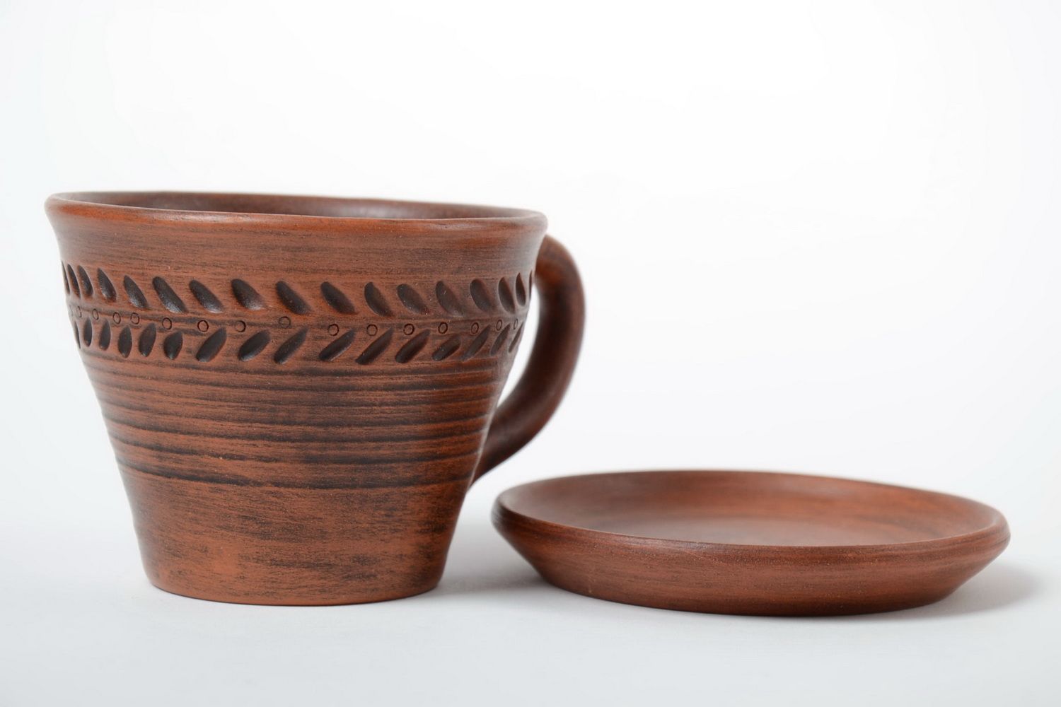 Чашка на блюдце керамическая коричневая объемом 300 мл красивые ручной работы фото 4