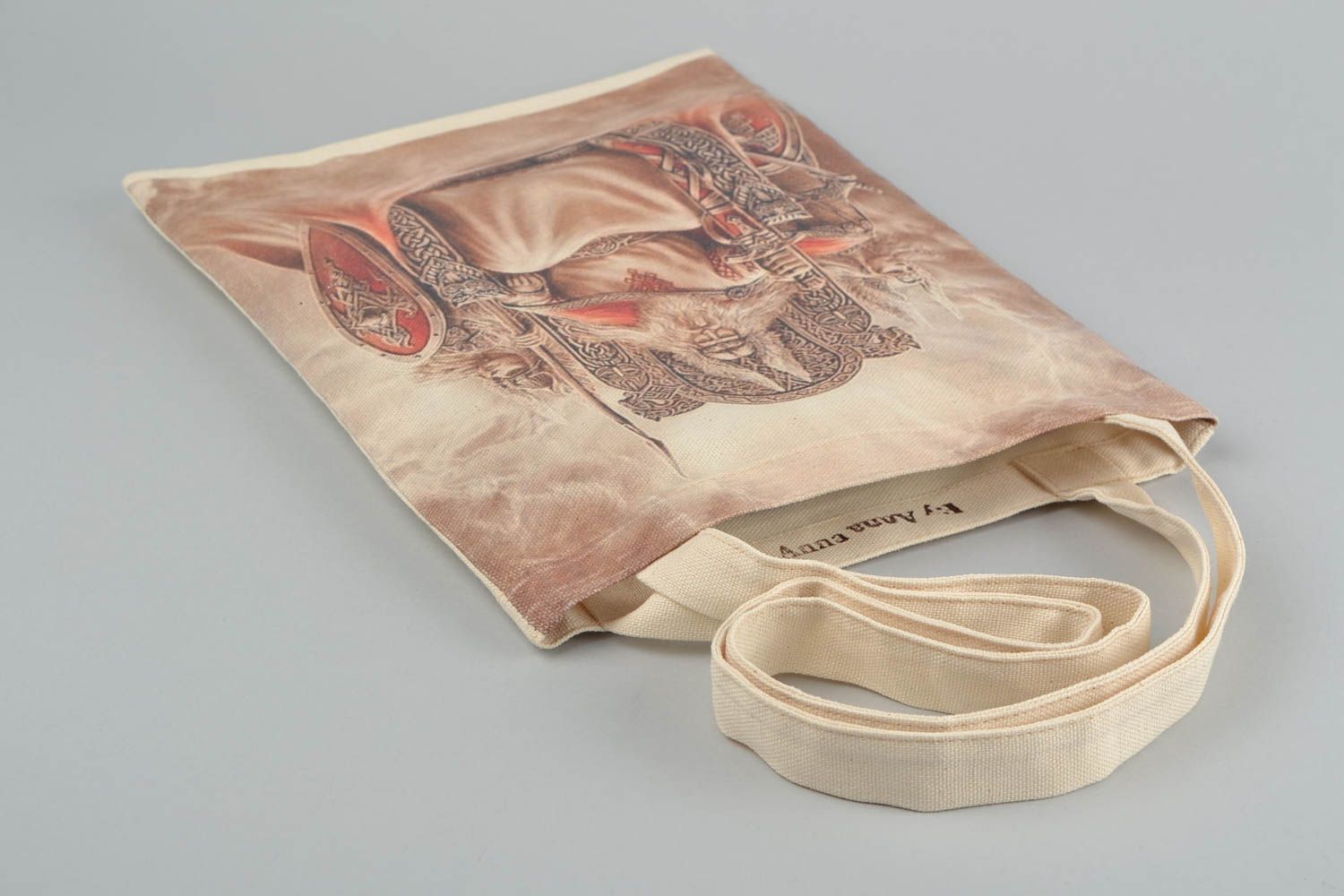 Bolso artesanal original grande cosido de tela con dibujo hecho a mano foto 4