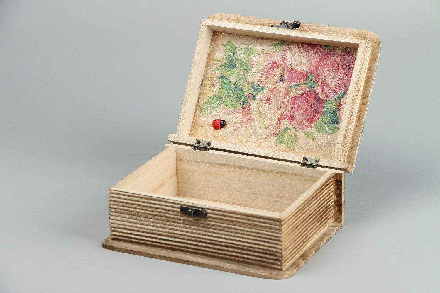 Handgemachte Holzschatulle für Accessoire Rosen  foto 4