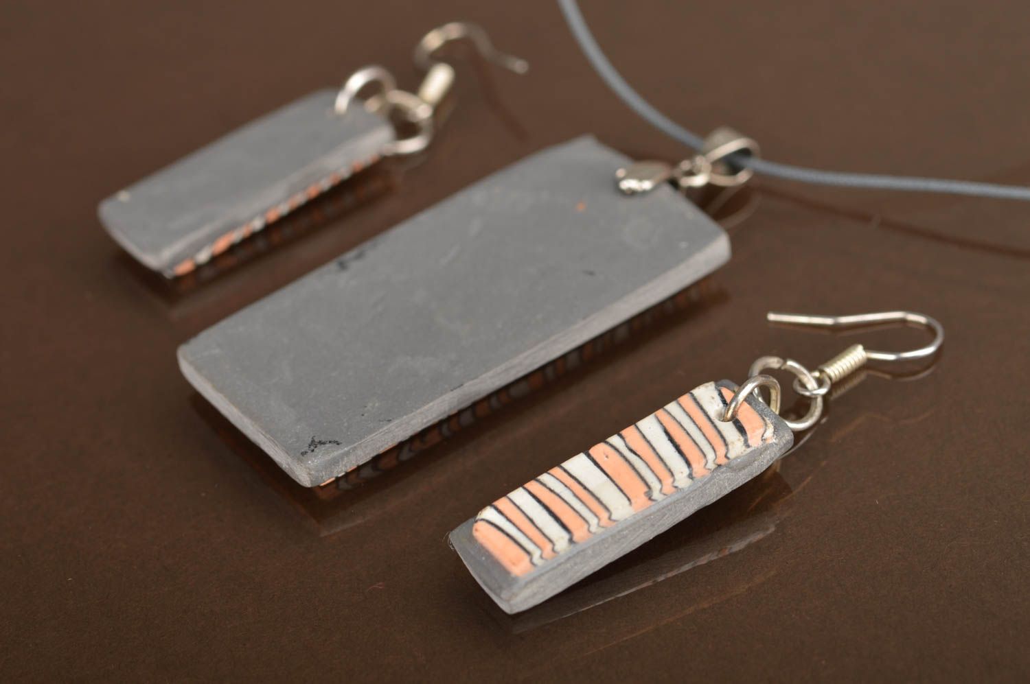 Set of jewelry made of polymer clay of rectangular form earrings and pendant photo 4