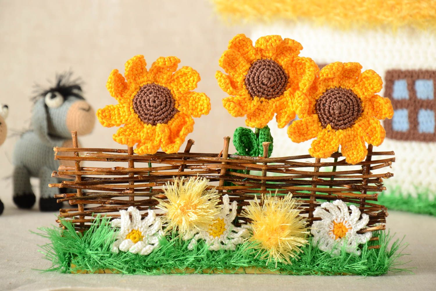 Objet déco fait main Fleurs décoratives tricotées Déco maison Clôture tournesols photo 1