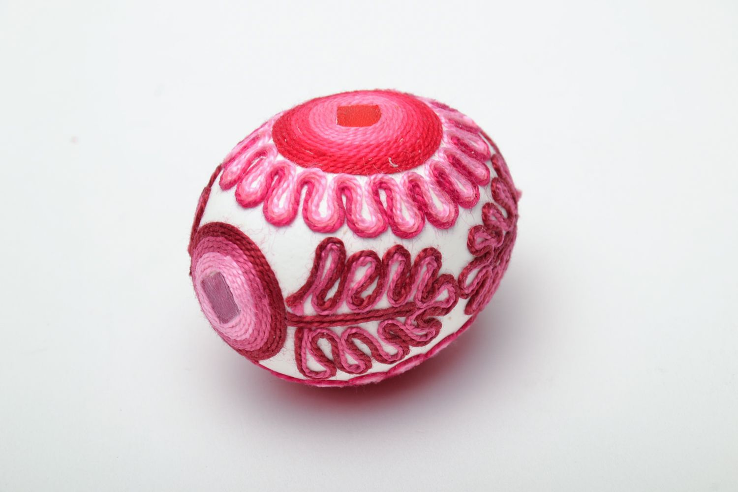 Beautiful handmade Easter egg decorated with threads photo 4