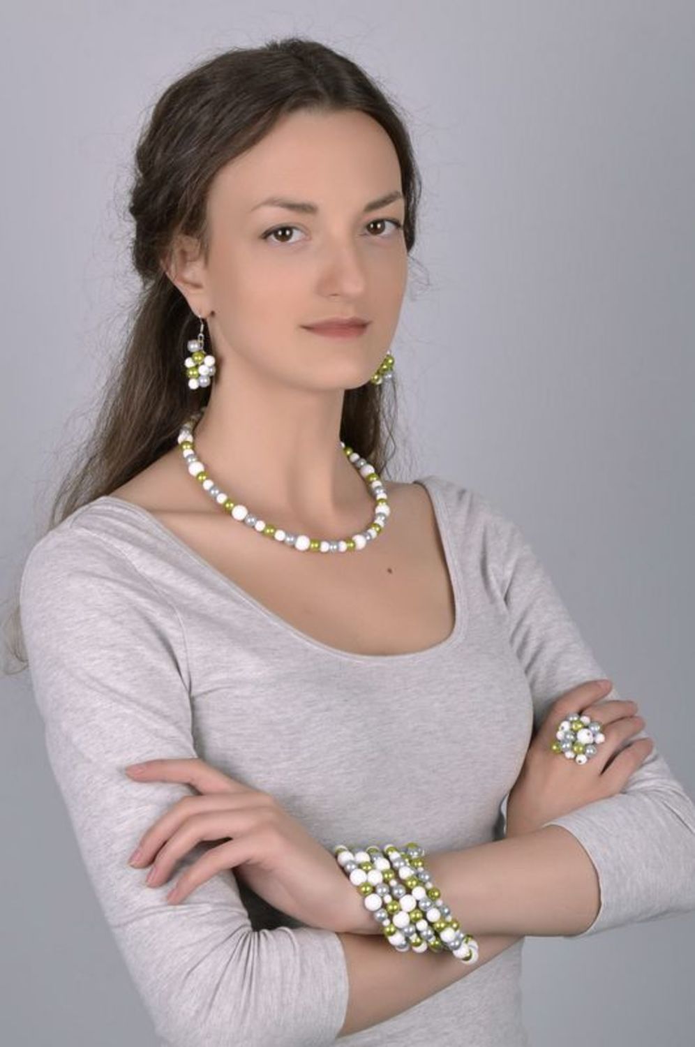 Conjunto de joyas hechas a mano:collar,pendientes,pulsera y anillo  foto 4