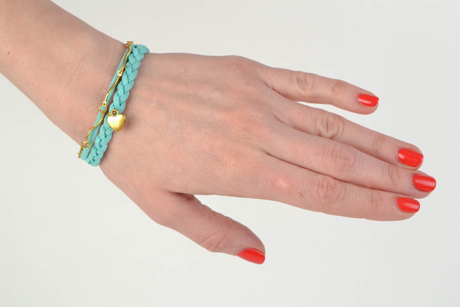 Bracelet tressé en daim turquoise avec pendentif coeur fait main fin femme photo 2